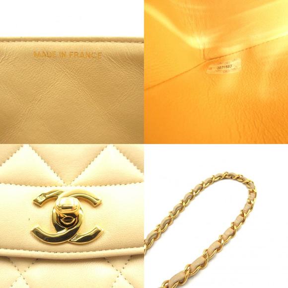 CHANEL Matelasse Diana Chain Shoulder Bag, Lambskin (Sheepskin), Women's, Beige - Picture 10 of 11